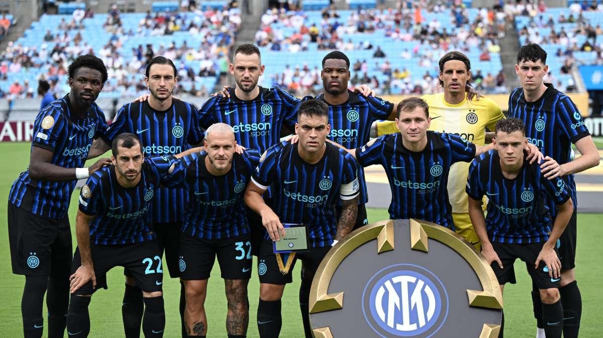 Dumfries e Lautaro nominati, intrigo Parma-Cagliari per Esposito. Le top news delle 20 