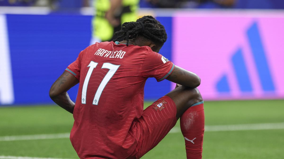 Leao: "Ho parlato con il Milan della cessione ma studierò opzioni"