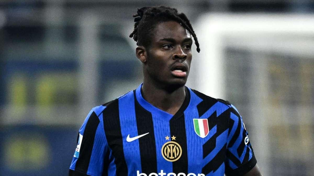 Inzaghi sorride, Bisseck verso il rientro in gruppo. Acerbi, personalizzato a buon ritmo