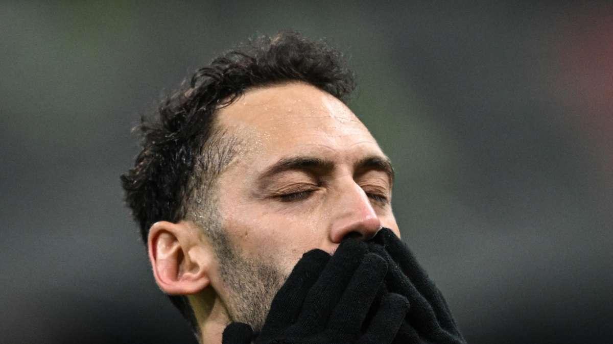 CdS - Calhanoglu tornato stabilmente in gruppo! Come gestirlo in vista del Derby?