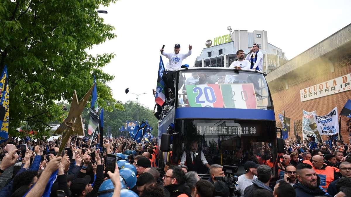 L'Inter piega il Torino 2-0, poi via alla festa Scudetto: le top news delle ore 20