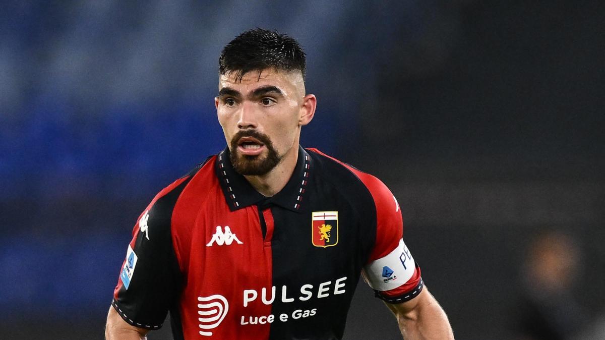 Il Genoa evita la quarta sconfitta su quattro: Vazquez salva De Rossi, ma viene anche espulso