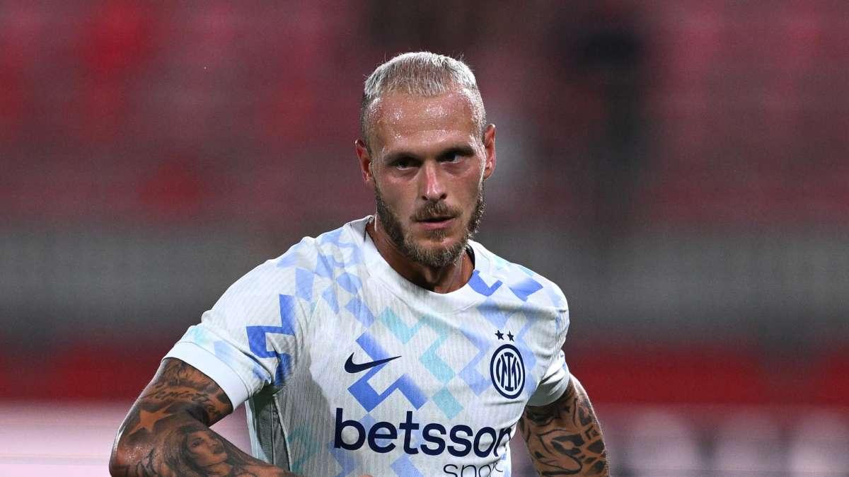 Inter, domani riprenderanno gli allenamenti: Dimarco regolarmente in gruppo dopo la contusione