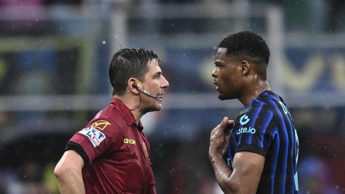 Open Var Inter-Atalanta, sala Var su Dumfries: "Non c'è contatto, fa un po' di bicicletta"