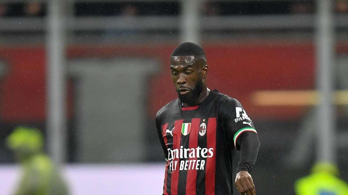 Milan, lesione muscolare per Tomori: è in dubbio per il derby