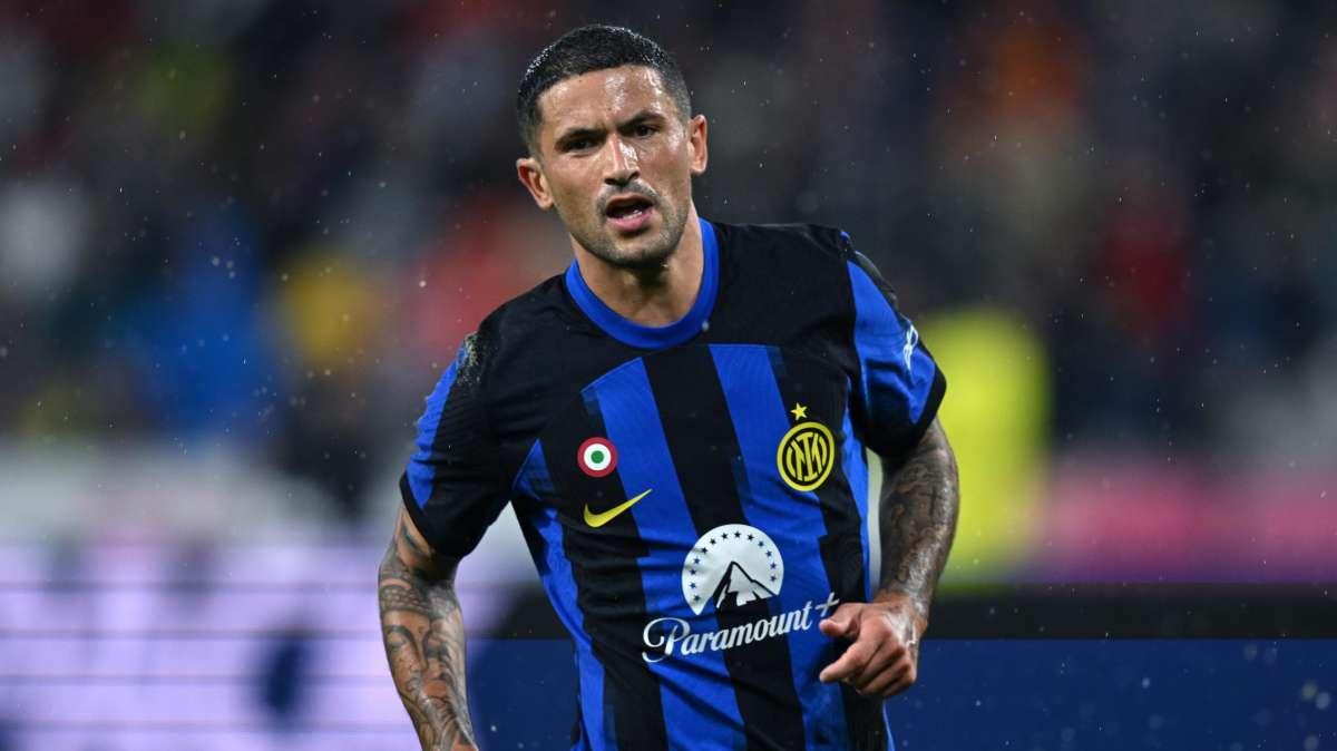 Acerbi, Sensi e Sanchez out contro la Fiorentina, Klaassen va in panchina: le ultime