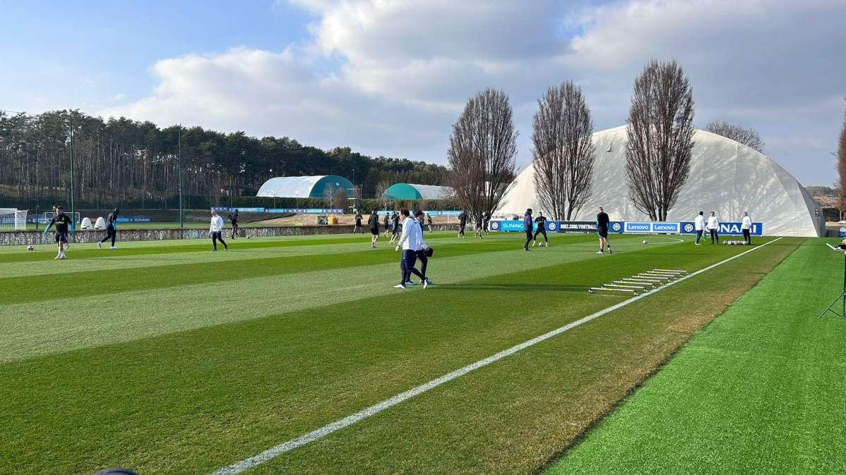 L'INTERISTA - Rifinitura in corso ad Appiano: presenti anche Zanetti e Ausilio