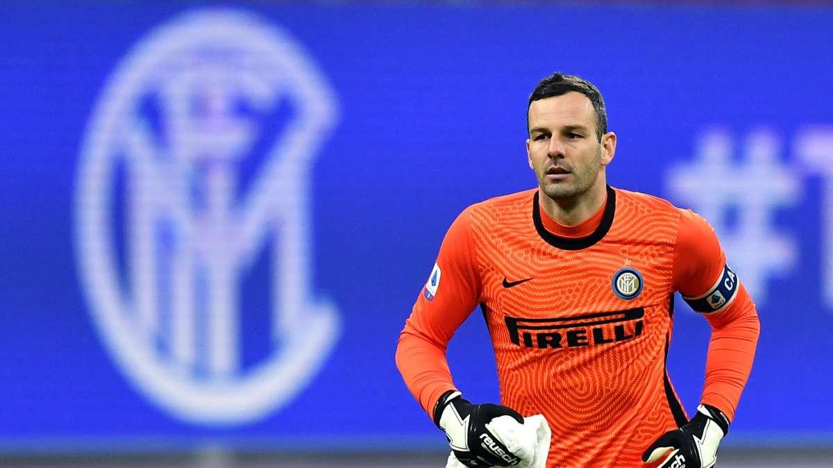 L’Inter sbatte contro i pali. Napoli in vantaggio 1-0 al 45’, autorete di Handanovic