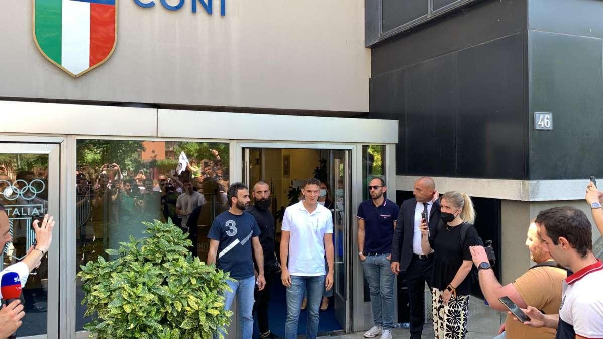L'INTERISTA - Anche Asllani è arrivato in sede per la firma - VIDEO