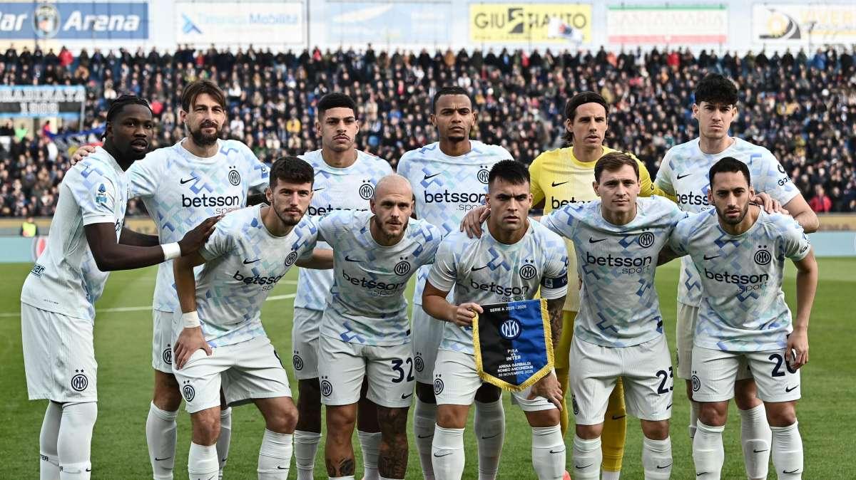 Inter, estate all'indice della rivoluzione: da Calhanoglu a Sommer, partenti e sostituti...