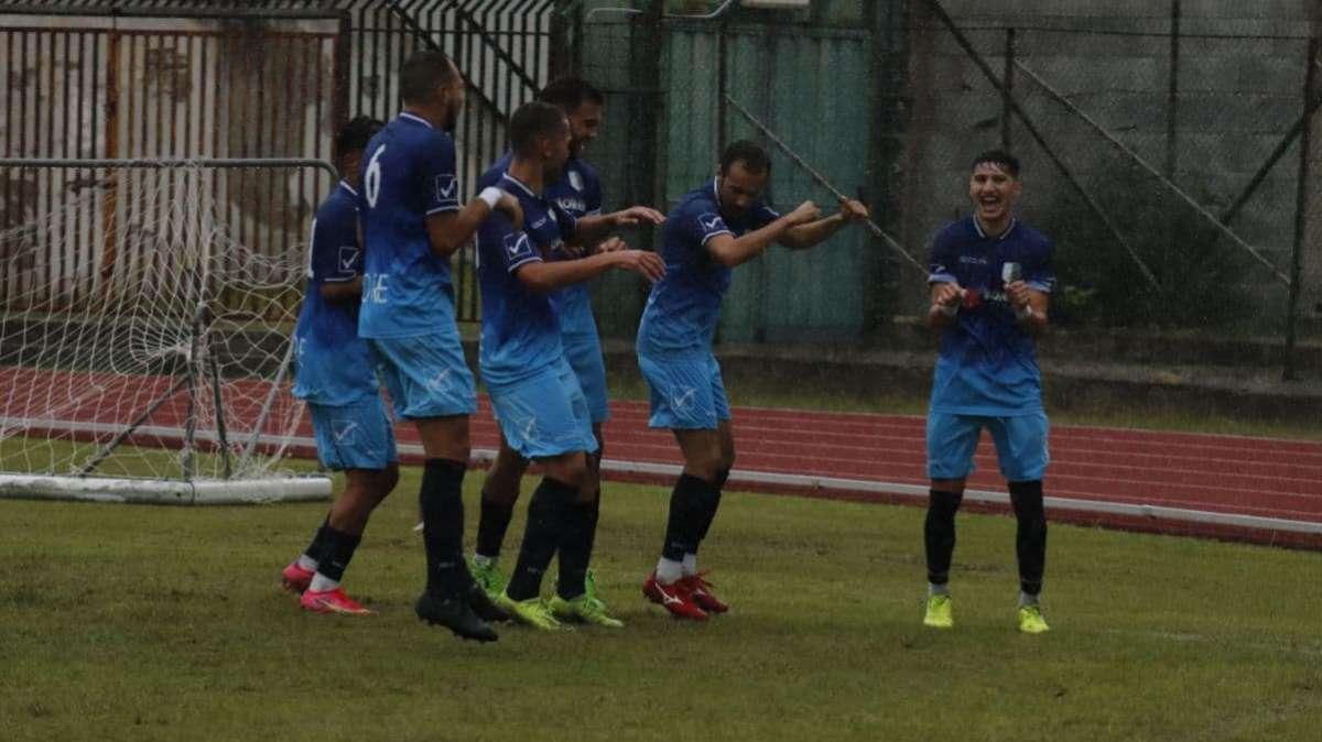Gol, pioggia e spettacolo: il Città di Taormina fa 3-3 con l'Igea e passa il turno