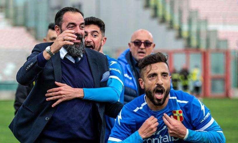I calciatori dell'Fc Messina: "Grazie Arena, la nostra grande certezza"