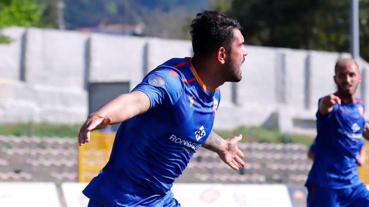 L'Acr sbatte con mister X, FC condannato dai numeri. Bentornato Viola