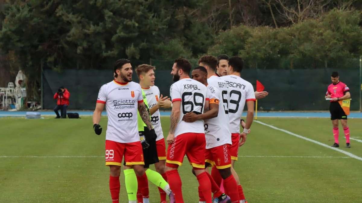 Verso Messina-Gelbison, i convocati e la probabile formazione