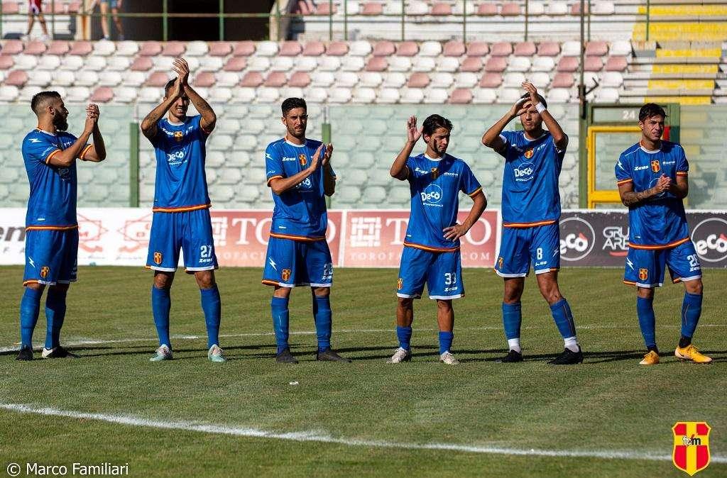 Football Club, presentata sul gong la domanda di iscrizione in D 