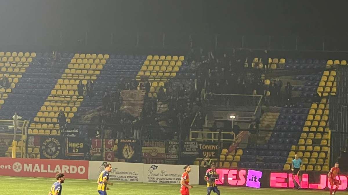 Salvemini al 90' ferma la corsa del Messina, vince il Giugliano 1-0