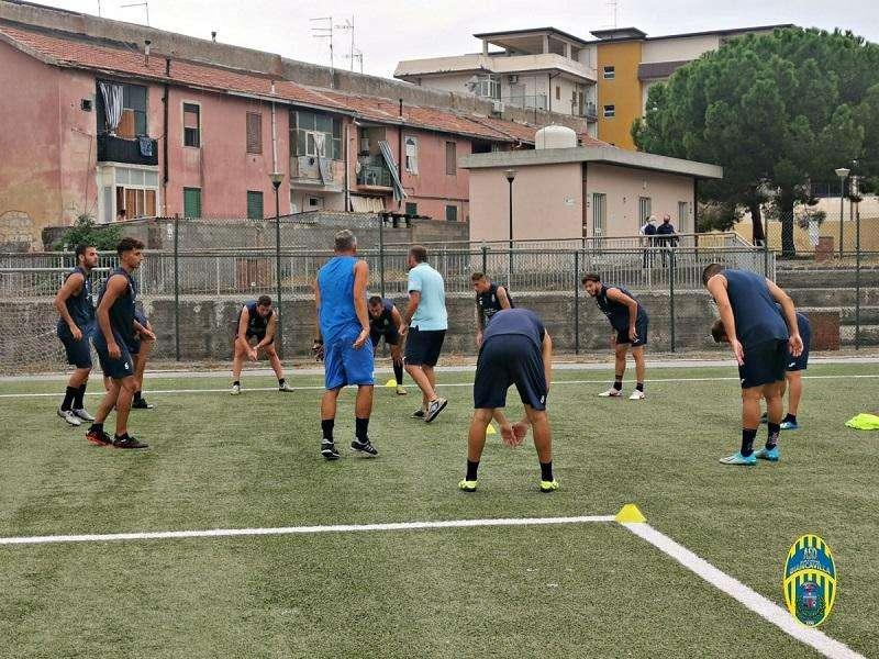 Biancavilla, aggredito mister Basile: “Non ci alleniamo più”