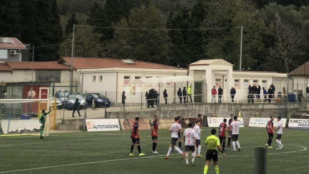 Pari Gelbison, si fanno sotto Lamezia e Cavese. Figuraccia Fc a Paternò