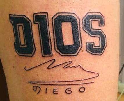 Maradona, il tatuaggio di Torino in onore del Pibe: per sempre "Dios"