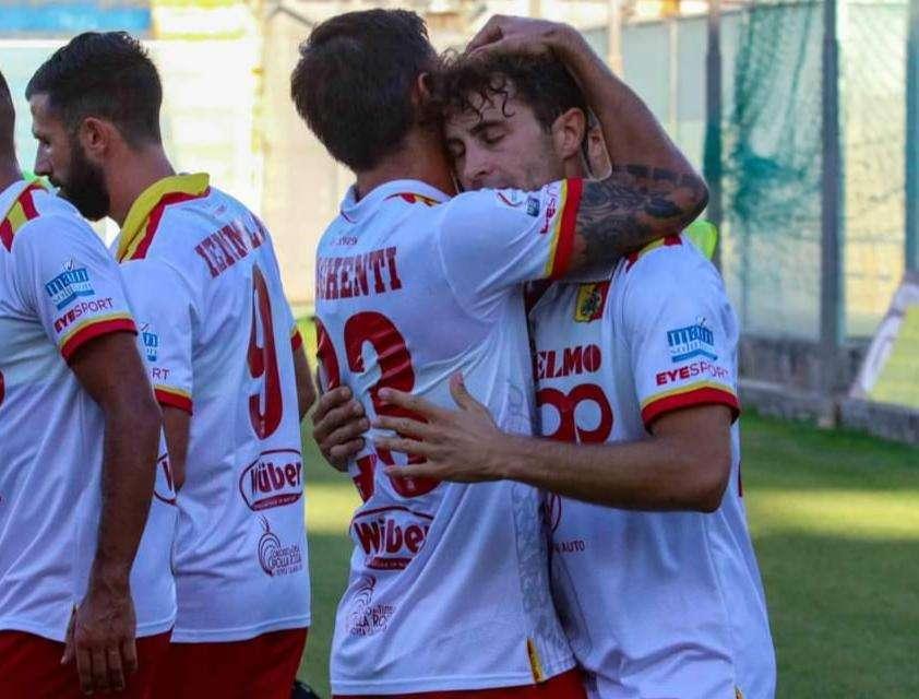 L'atteso terzetto in testa: Catanzaro, Crotone e Pescara a punteggio pieno