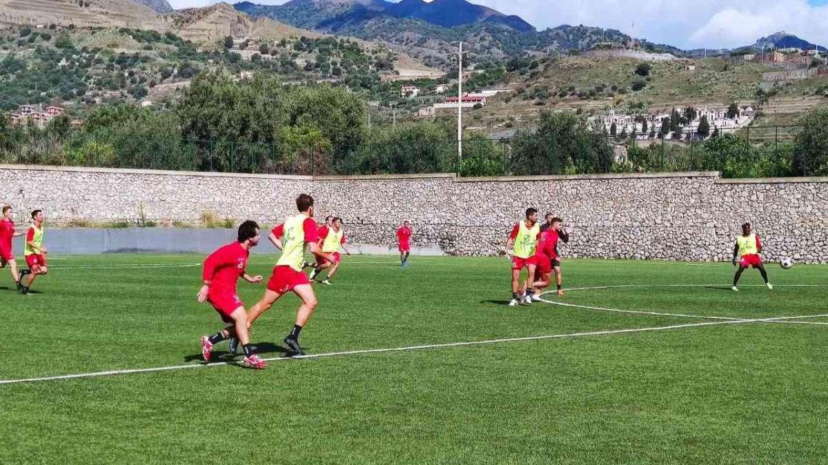 Fc Messina, Ferraro debutta contro il Trapani: "Il gruppo vuole ripartire"