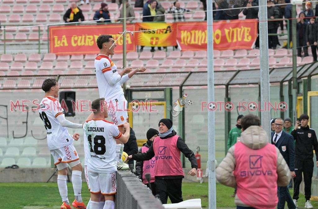 Il Messina la ribalta (2-1) e il Latina adesso è a tre punti