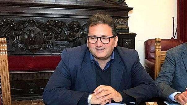 Caso mascherine, porta aperta o chiusa? E ancora punti oscuri