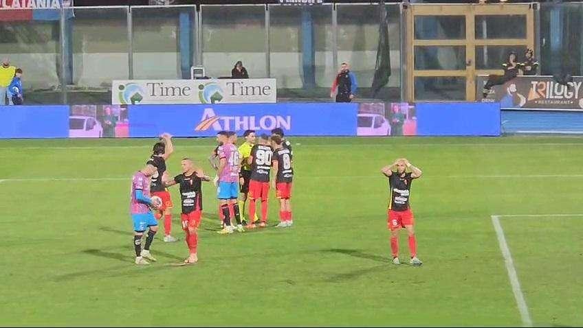 Messina sconfitto a Catania da un rigore che non c'è
