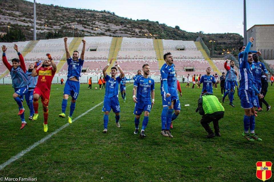 Fc Messina opaco ma concreto. Vittoria play-off con il Roccella