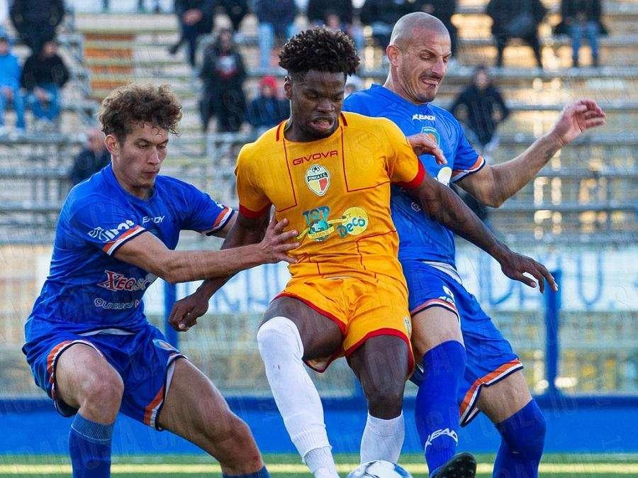 Tris Siracusa alla Jonica, ai santeresini l'onore di un buon secondo tempo