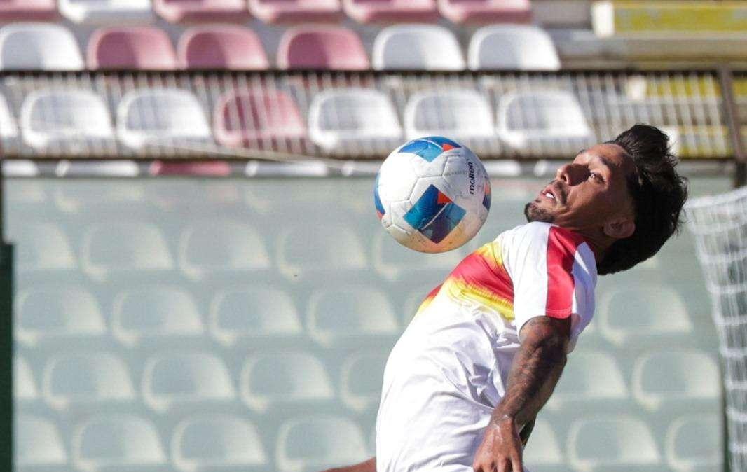 Messina-Athletic, sprazzi di calcio in un panorama nebuloso