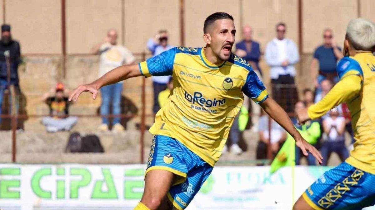 Russo manda l'Avellino in B, Foggia abbatte l'Igea Virtus