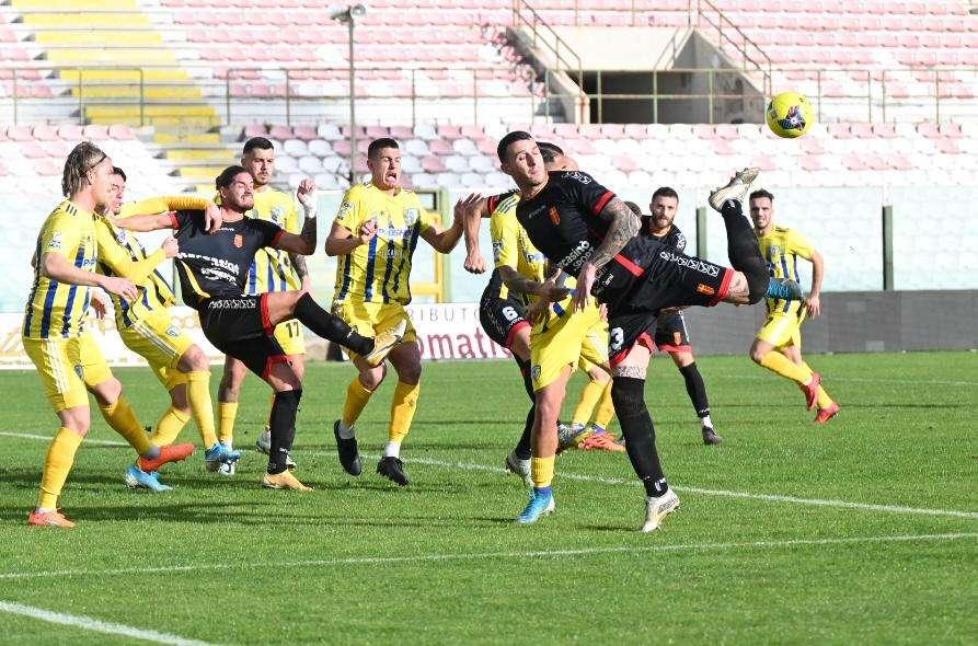 L'Audace espugna lo "Scoglio" (1-2), al Messina non basta il gol di Zunno