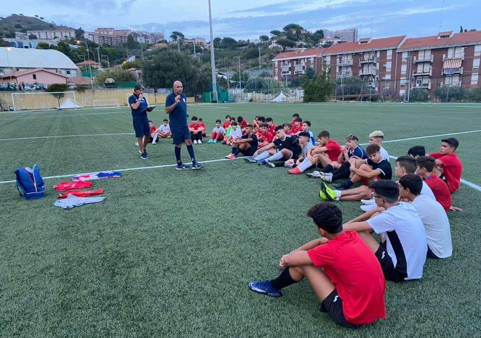 1^-Riviera Nord, al via la collaborazione con la Scuola Calcio Sicilia