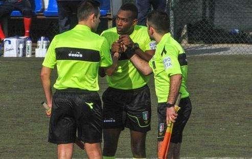 Fischietto cubano per il Messina. Acireale-Football Club a un cingalese