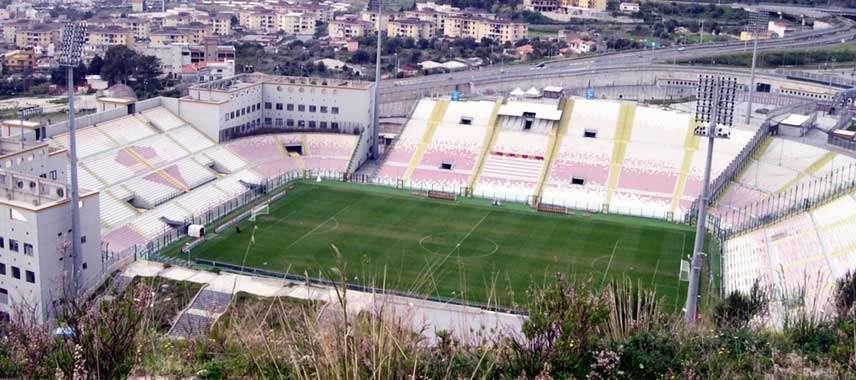 Football Club-Acr Messina verso le porte chiuse per il Coronavirus