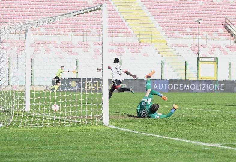 Il "Maestro" si ferma a Messina, un gol di Ibou Balde la risolve allo "Scoglio"