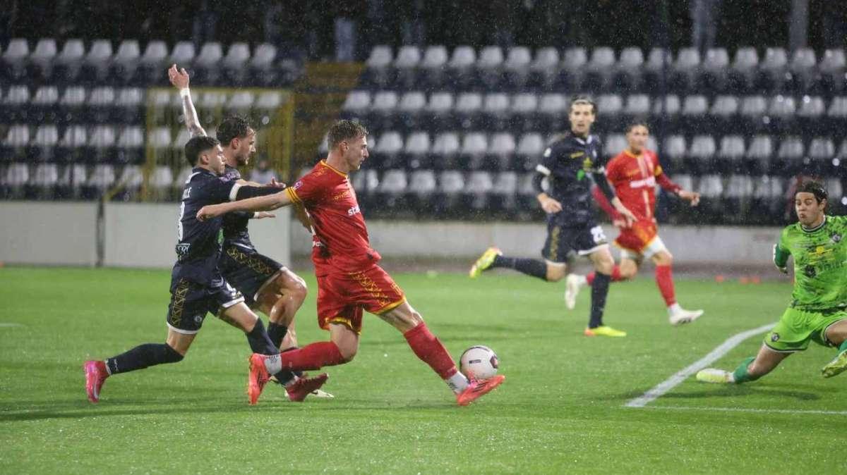 Il Messina rimonta la Cavese: 3-3 e tripletta di Luciani