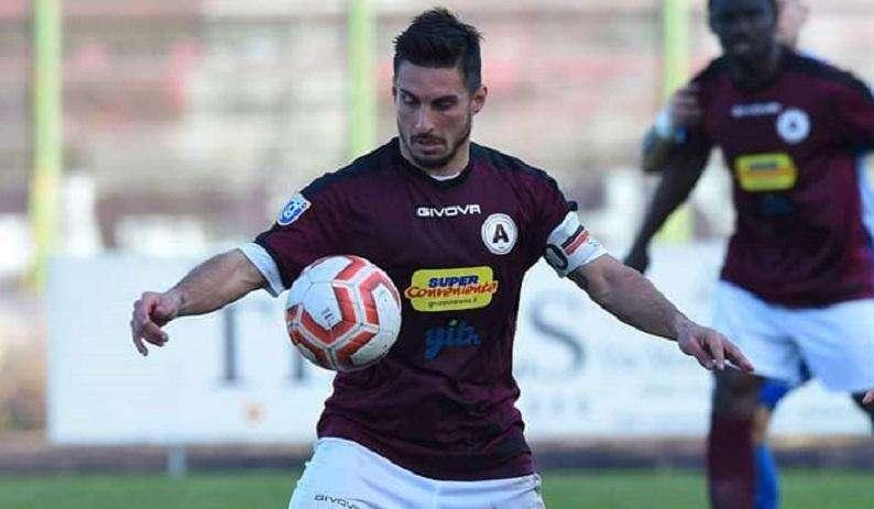 Il capitano Peppe Savanarola resta ad Acireale