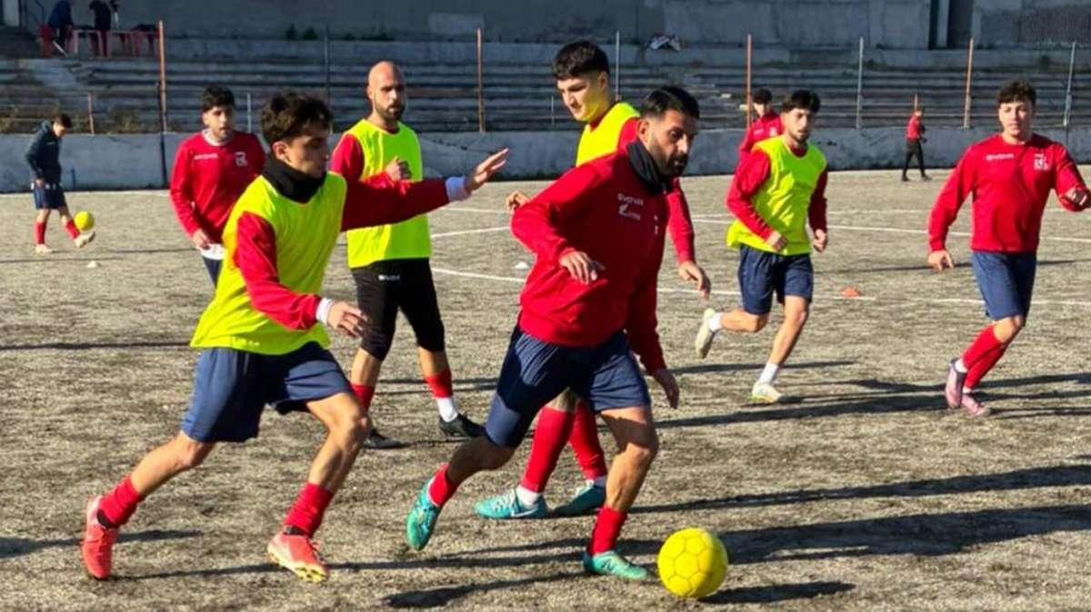 Lascari a Falcone, Villafranca in casa. Riviera nella tana della capolista