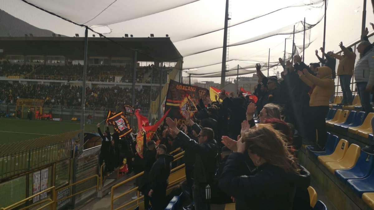 La Juve Stabia travolge il Messina (4-1) e vola verso la serie B