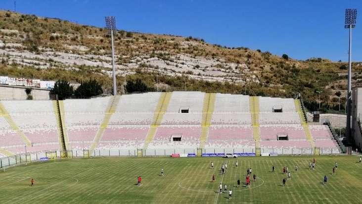 Football Club e Acr Messina in Prefettura. Rischio porte chiuse