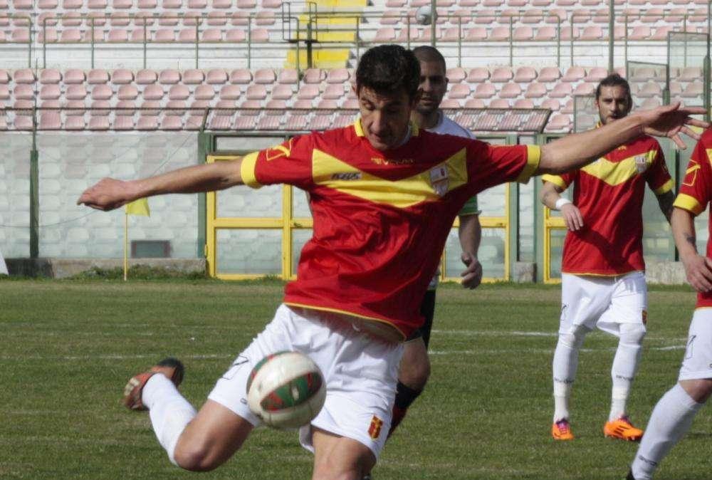 Ex Messina: nelle sfide "natalizie" si segna solo in serie C