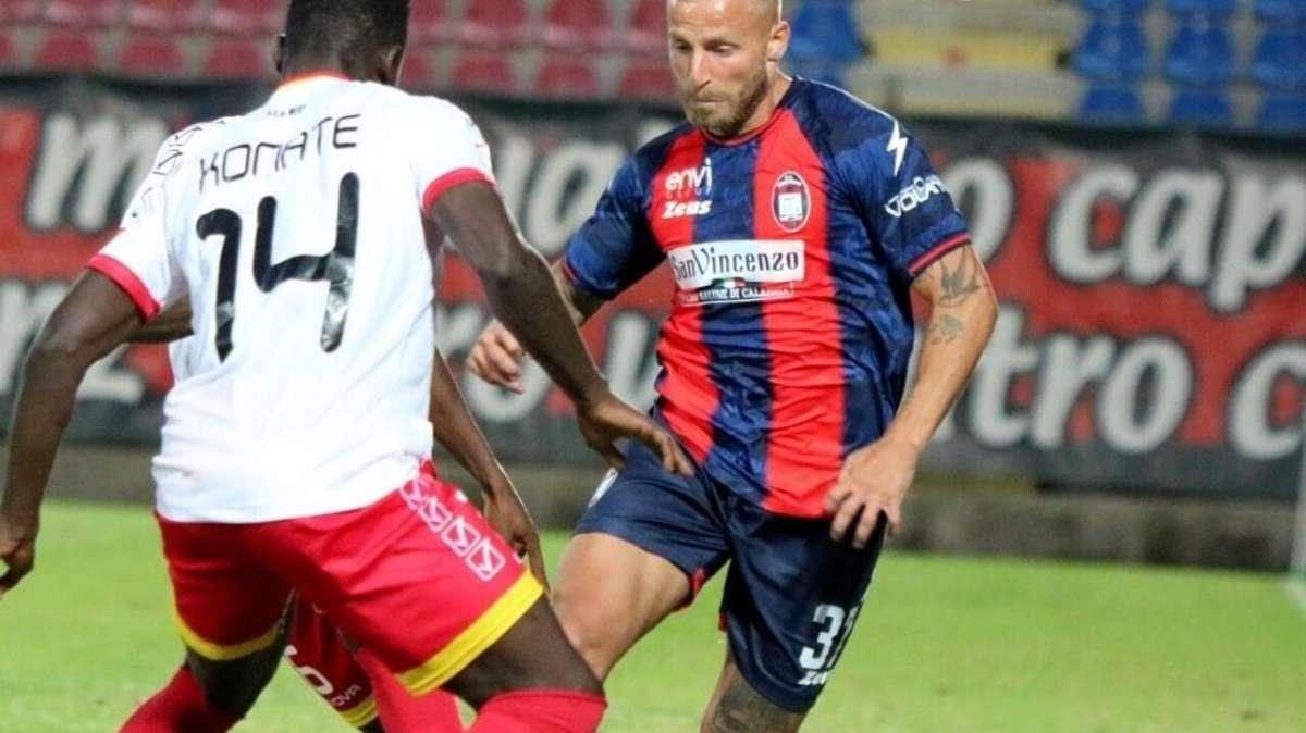 Cinquant'anni di Coppa contro il Crotone: dal 6-0 del '74 ai rigori del 2024