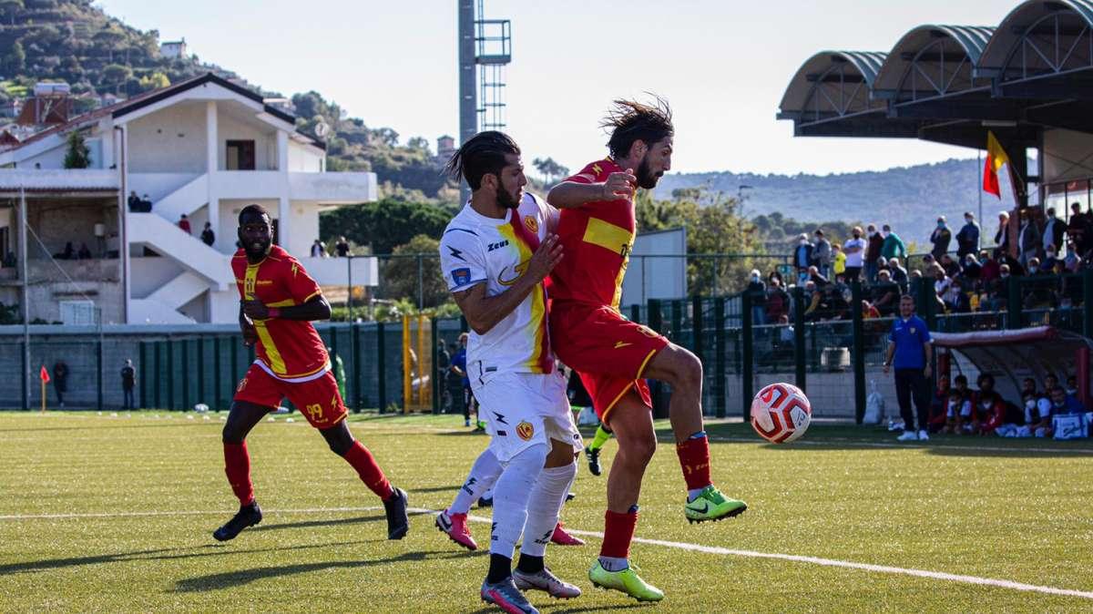 Rigoli inizia con un pari esterno. Fc Messina, 0-0 col Santa Maria Cilento