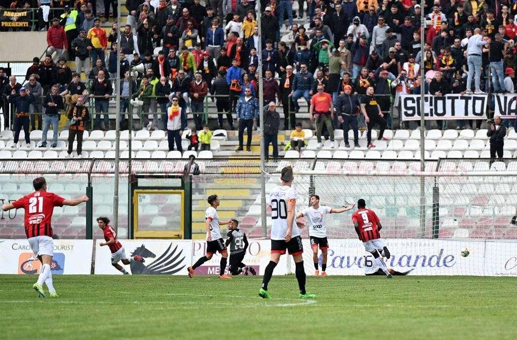 Isolino/Messina nel pallone
