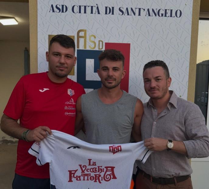 1^-Città di Sant’Angelo, colpo in attacco: tesserato Francesco Spinella