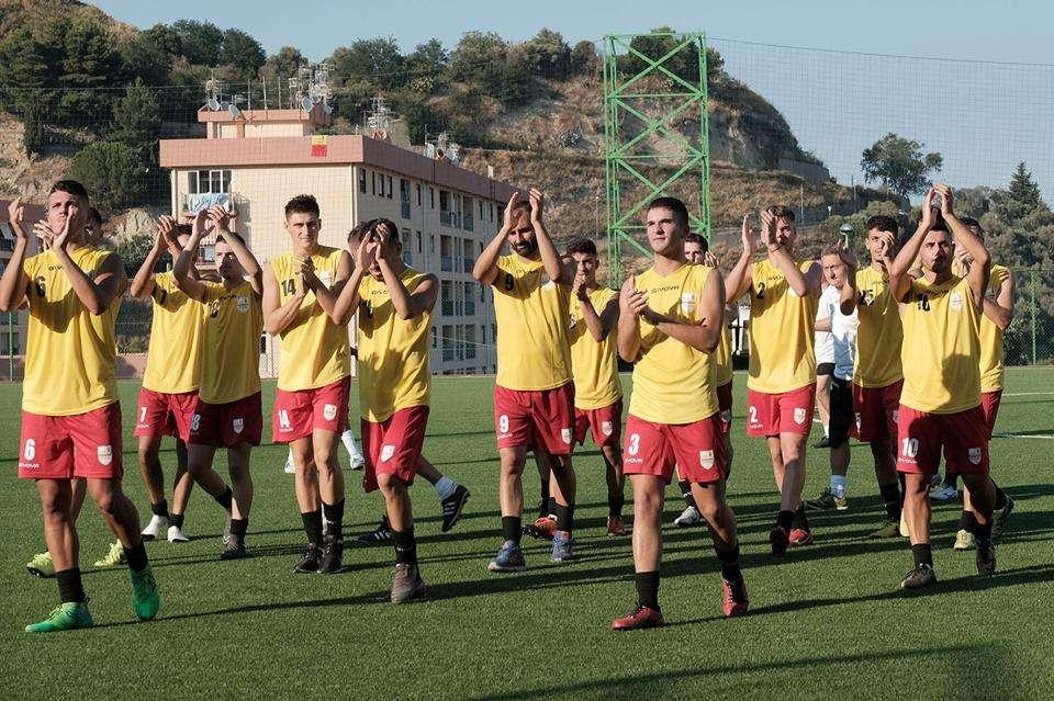 Bagno di folla per l'Acr Messina. L'entusiasmo di Francesco Buono