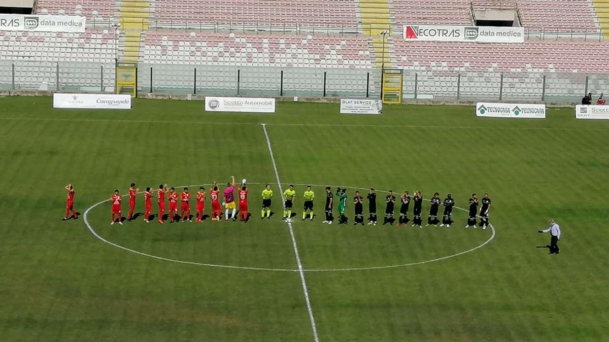 Due calciatori dell'Acr Messina denunciati per violenza sessuale