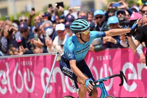 Giro d'Italia, a Messina vince Démare. Nibali: "Smetto a fine anno"
